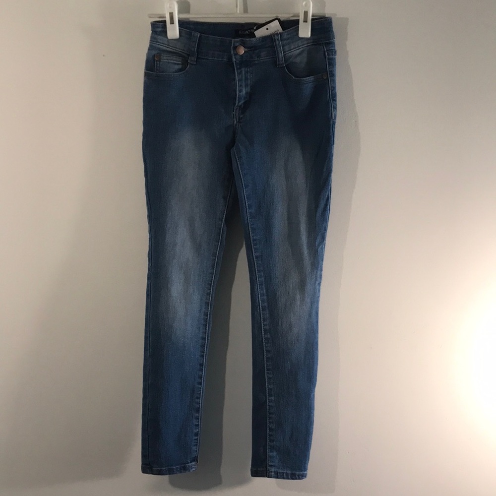Fashion Nova, Woman's Size 3 Booty Ripped Skinny Jeans.